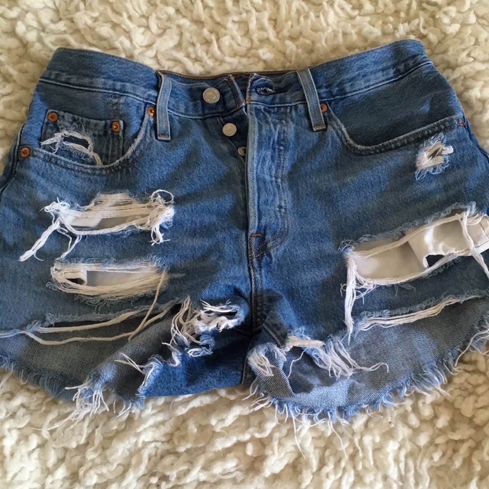 High waisted Levi’s short’s